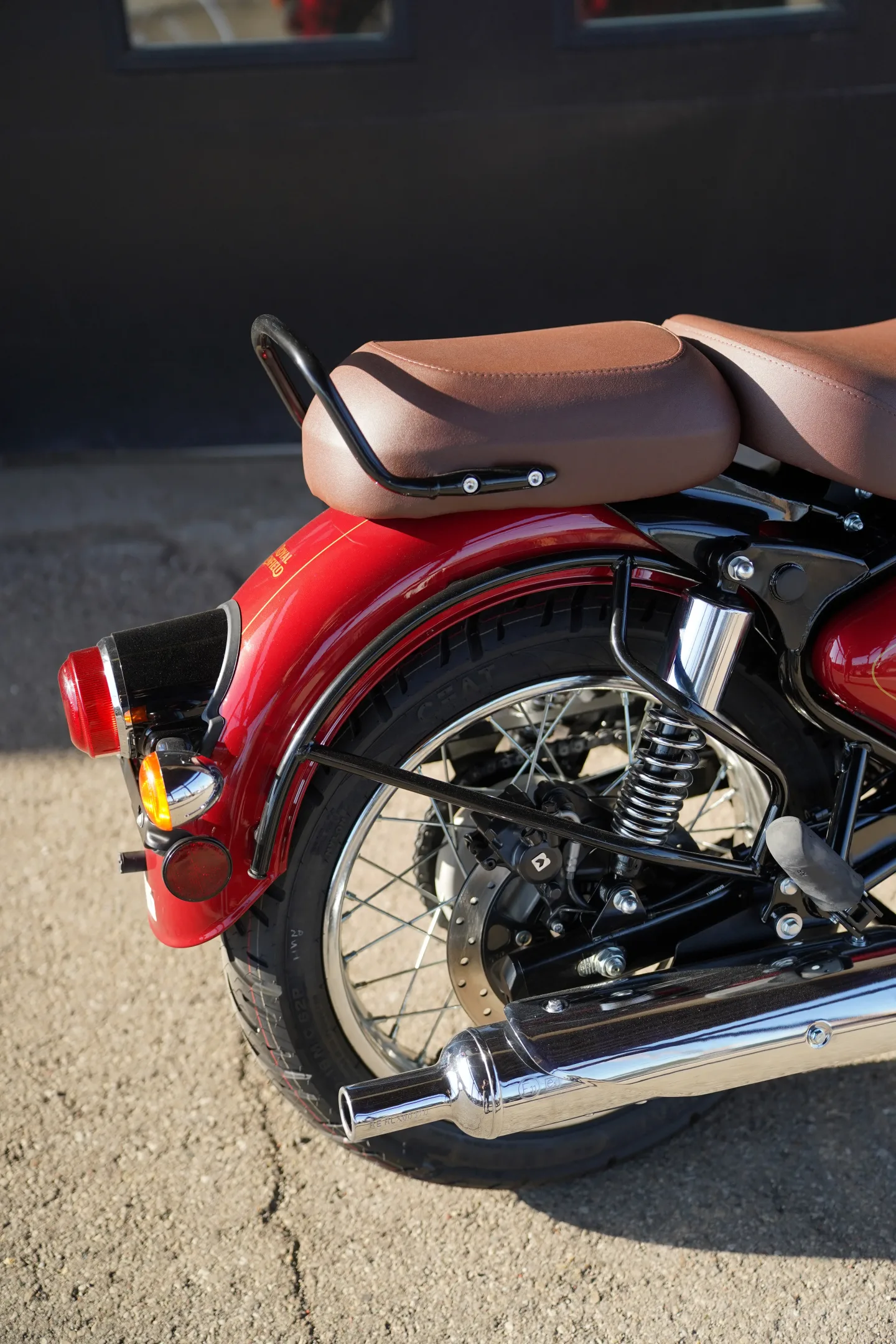 2027 Royal Enfield Classic 350 - Madras Red