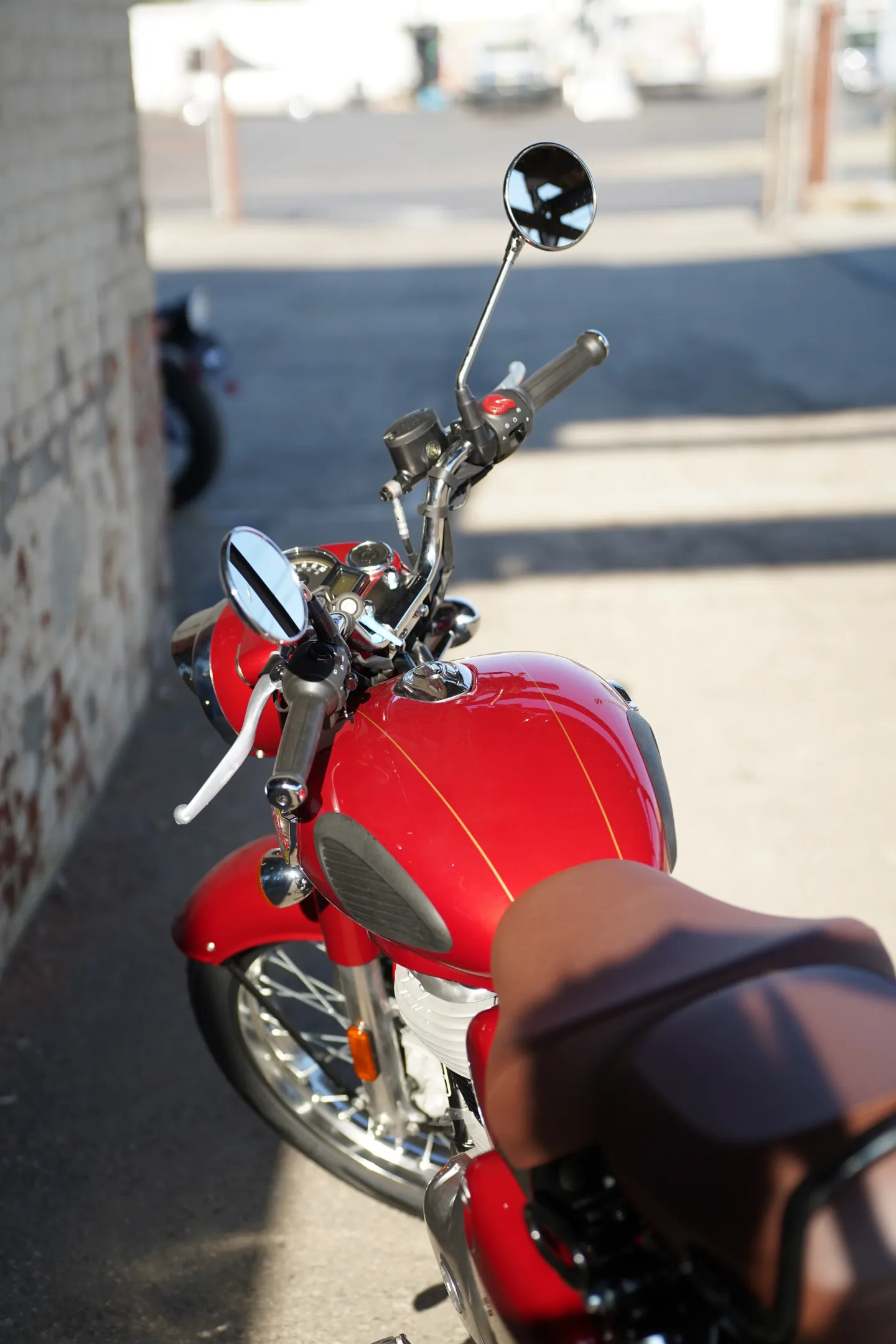 2027 Royal Enfield Classic 350 - Madras Red