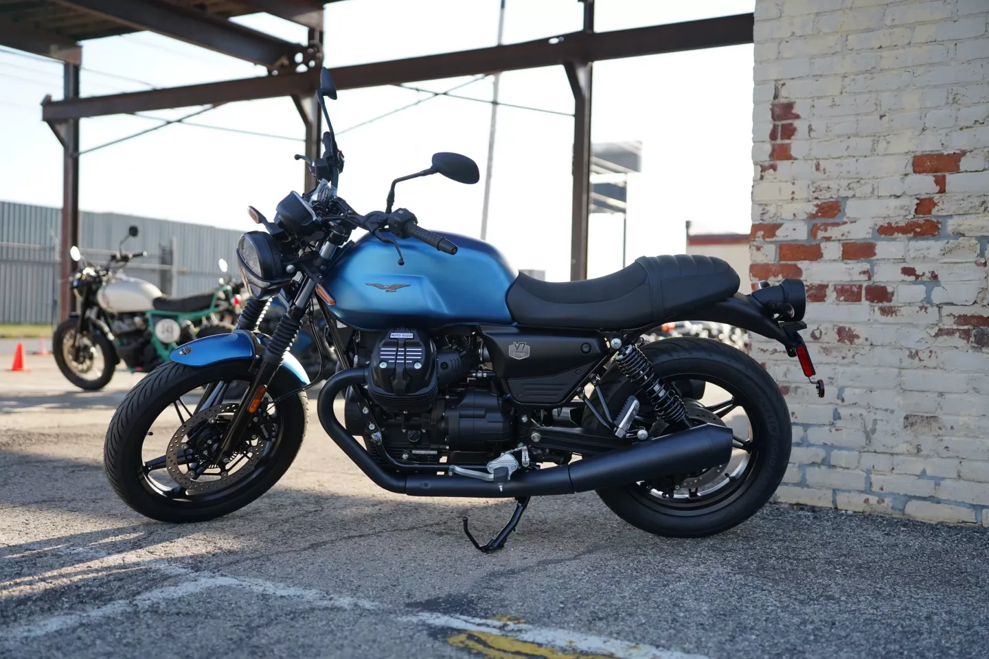 2026 Moto Guzzi V7 Stone - Blu Profondo