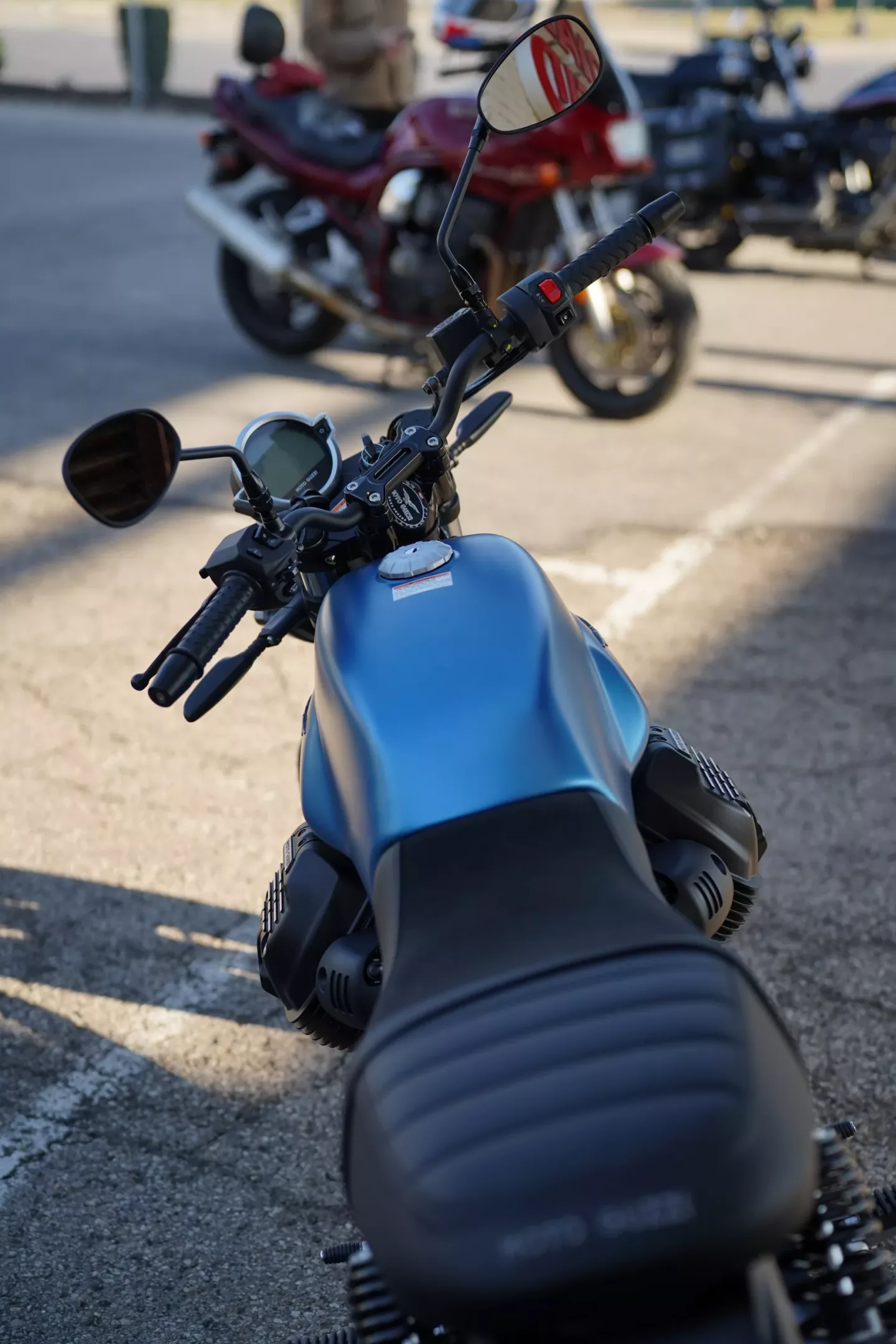 2026 Moto Guzzi V7 Stone - Blu Profondo