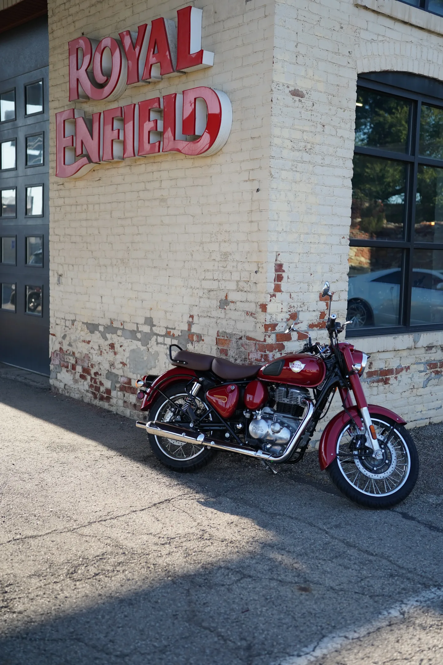 2027 Royal Enfield Classic 350 - Madras Red