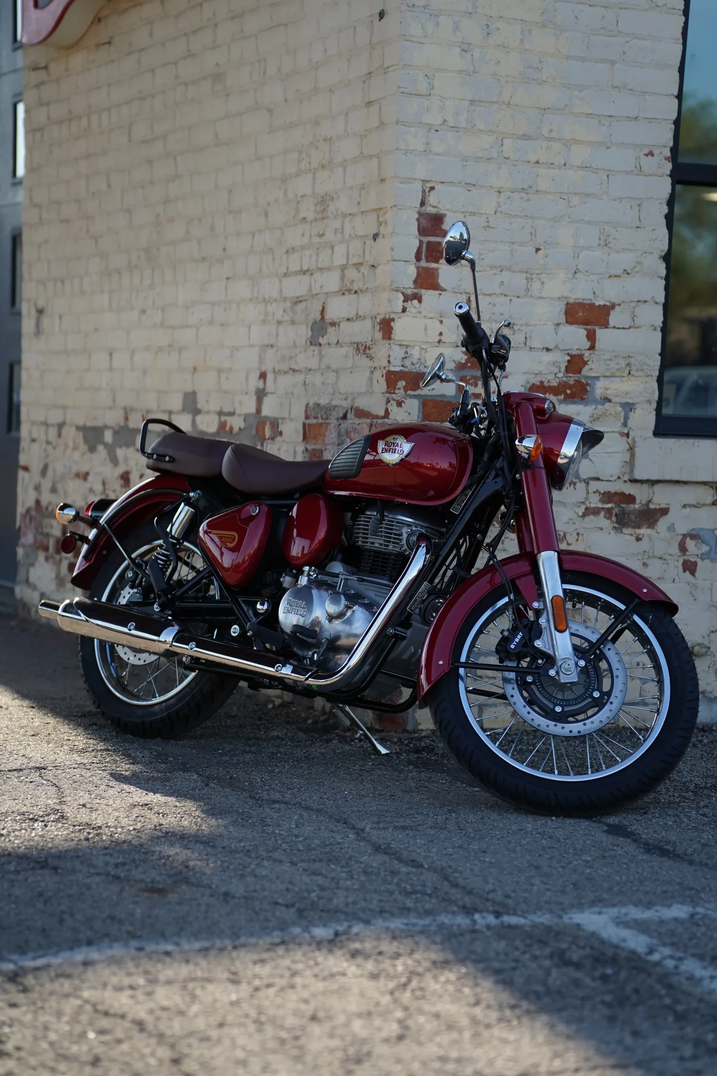 2027 Royal Enfield Classic 350 - Madras Red