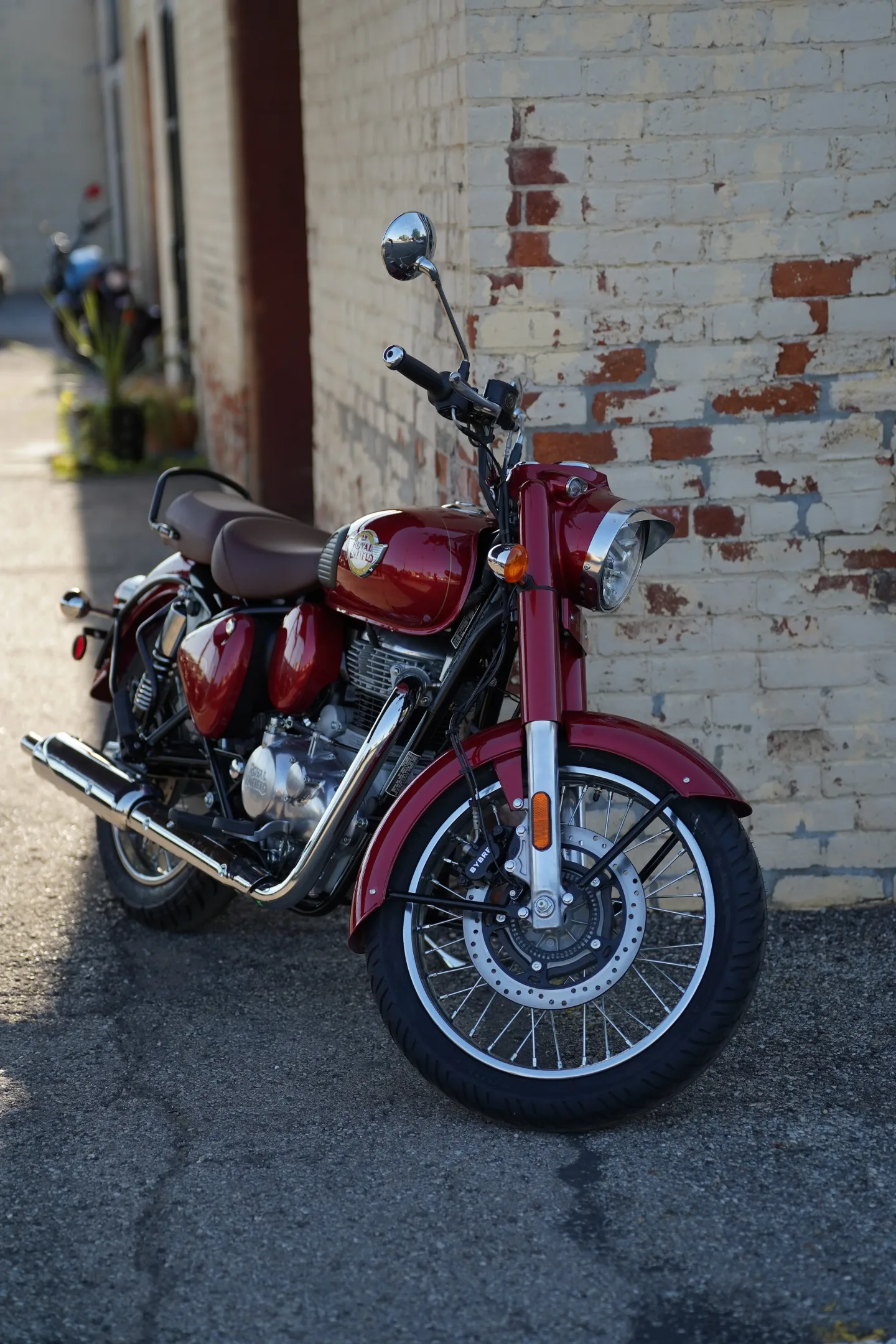 2027 Royal Enfield Classic 350 - Madras Red