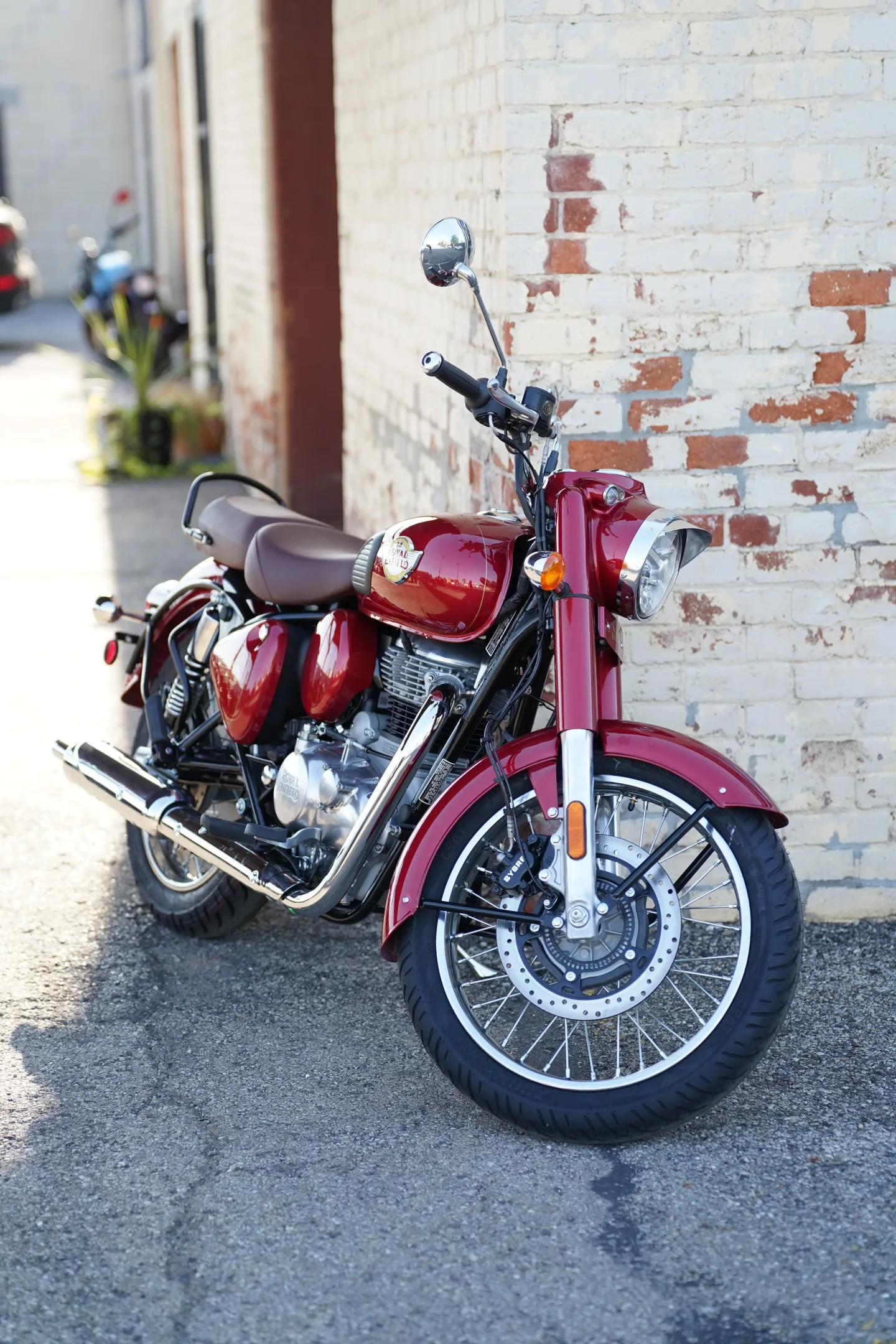 2027 Royal Enfield Classic 350 - Madras Red