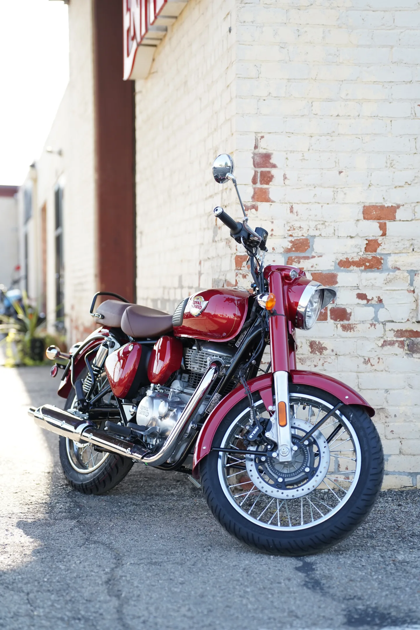 2027 Royal Enfield Classic 350 - Madras Red
