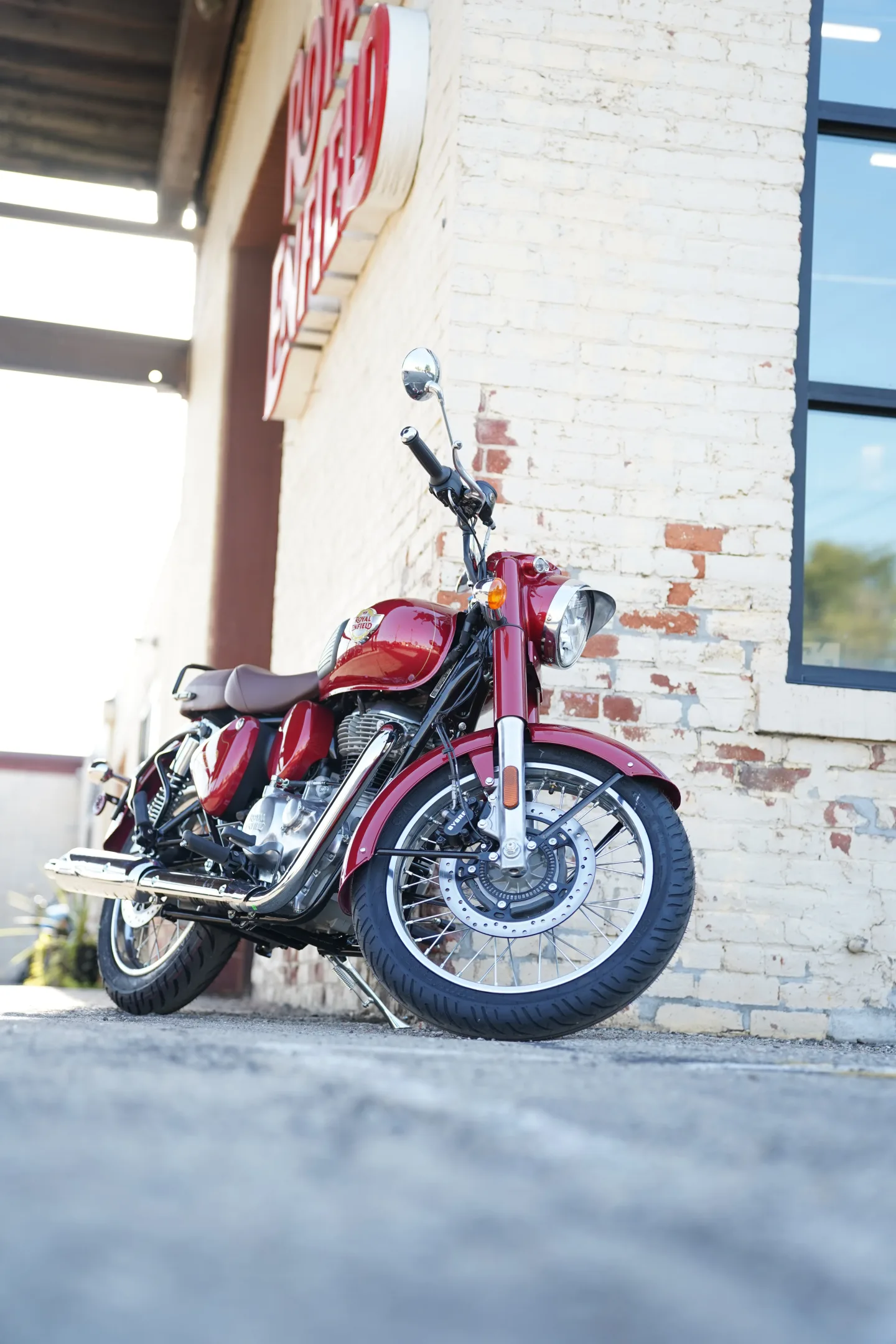 2027 Royal Enfield Classic 350 - Madras Red