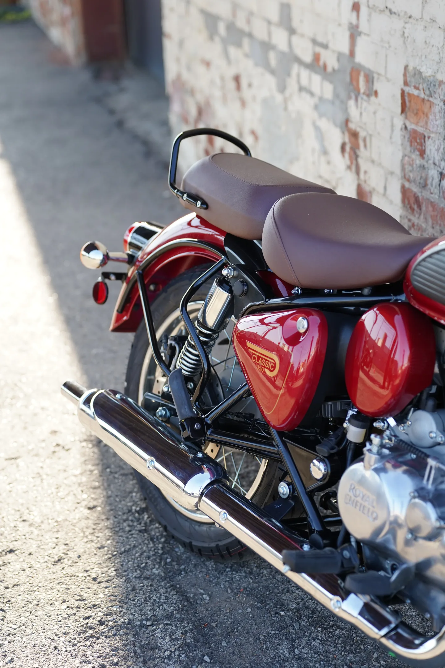 2027 Royal Enfield Classic 350 - Madras Red