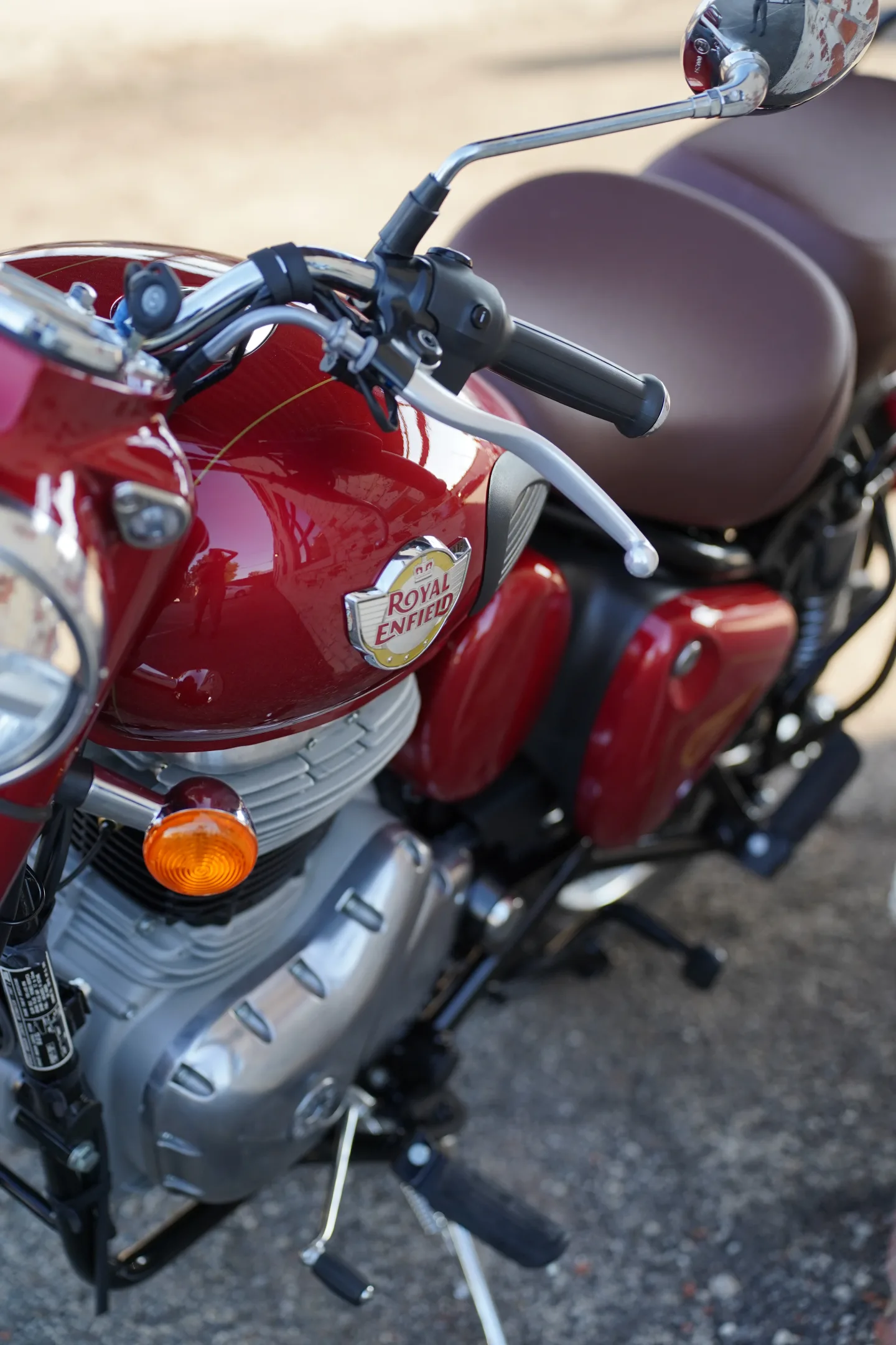 2027 Royal Enfield Classic 350 - Madras Red