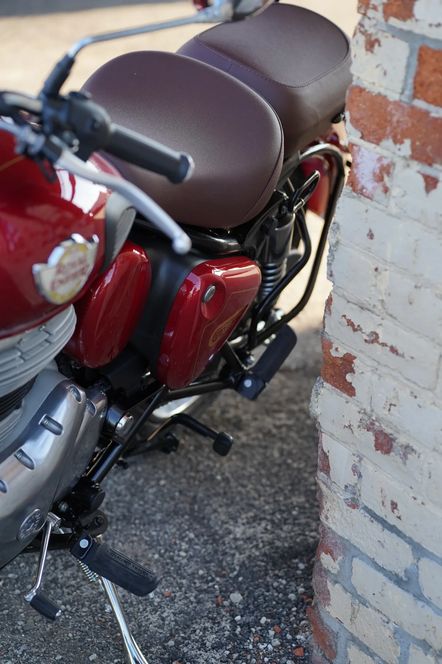 2027 Royal Enfield Classic 350 - Madras Red