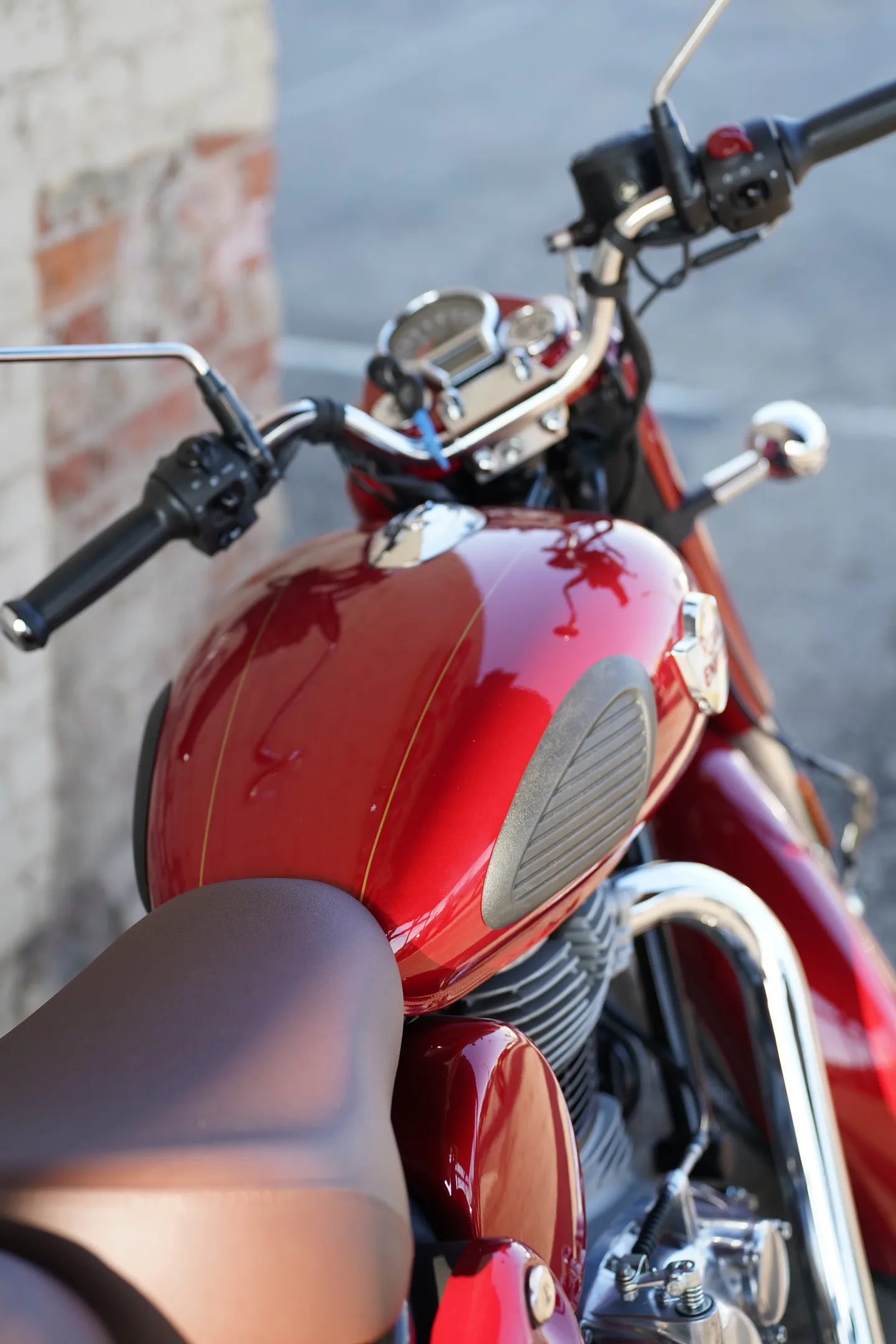 2027 Royal Enfield Classic 350 - Madras Red