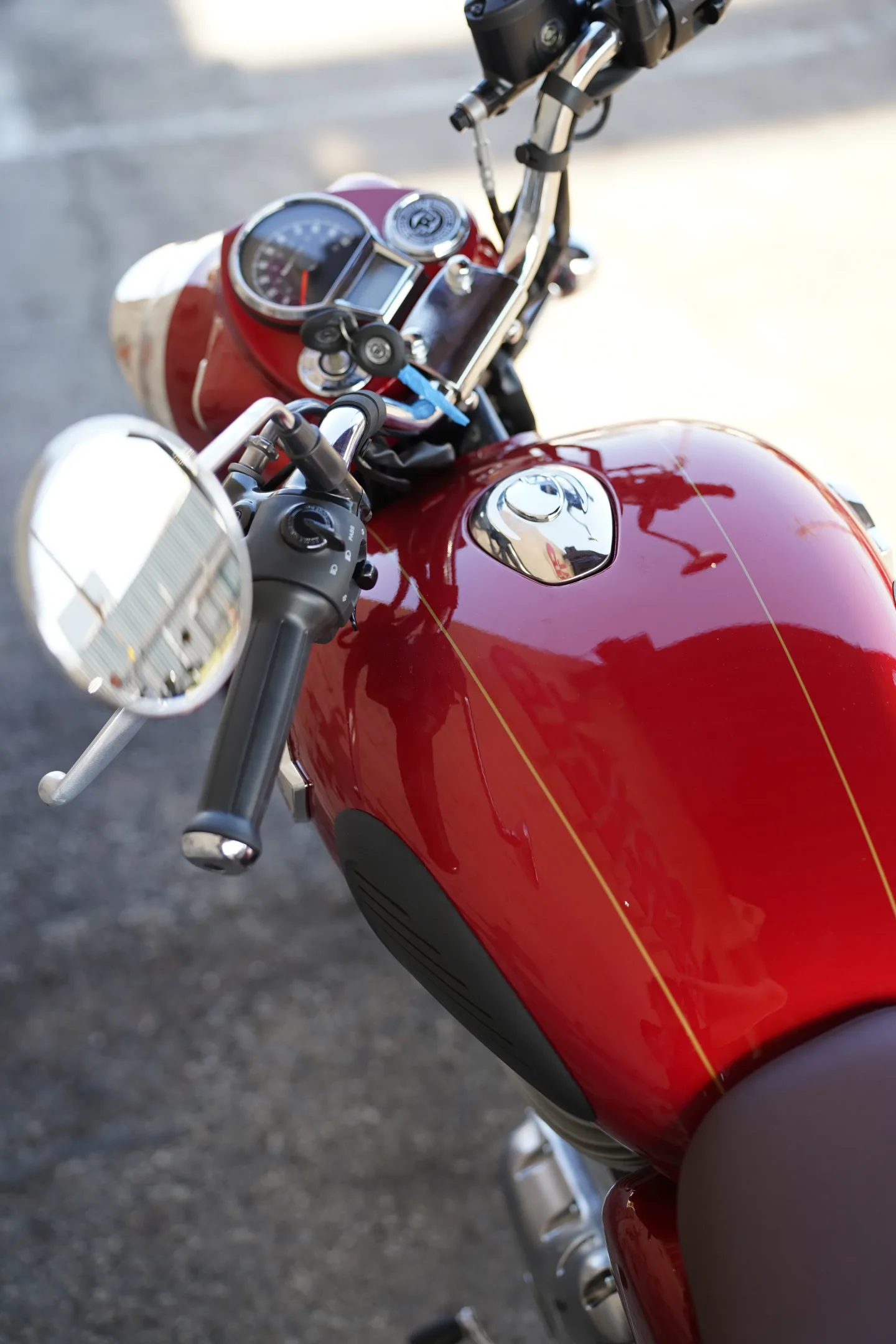 2027 Royal Enfield Classic 350 - Madras Red