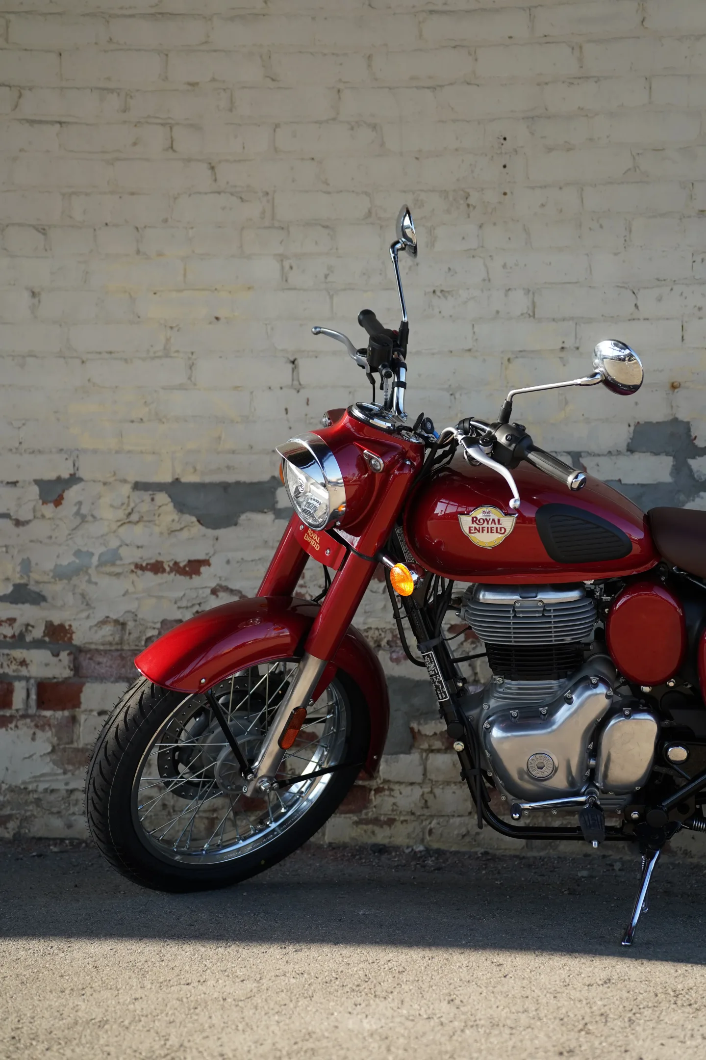 2027 Royal Enfield Classic 350 - Madras Red