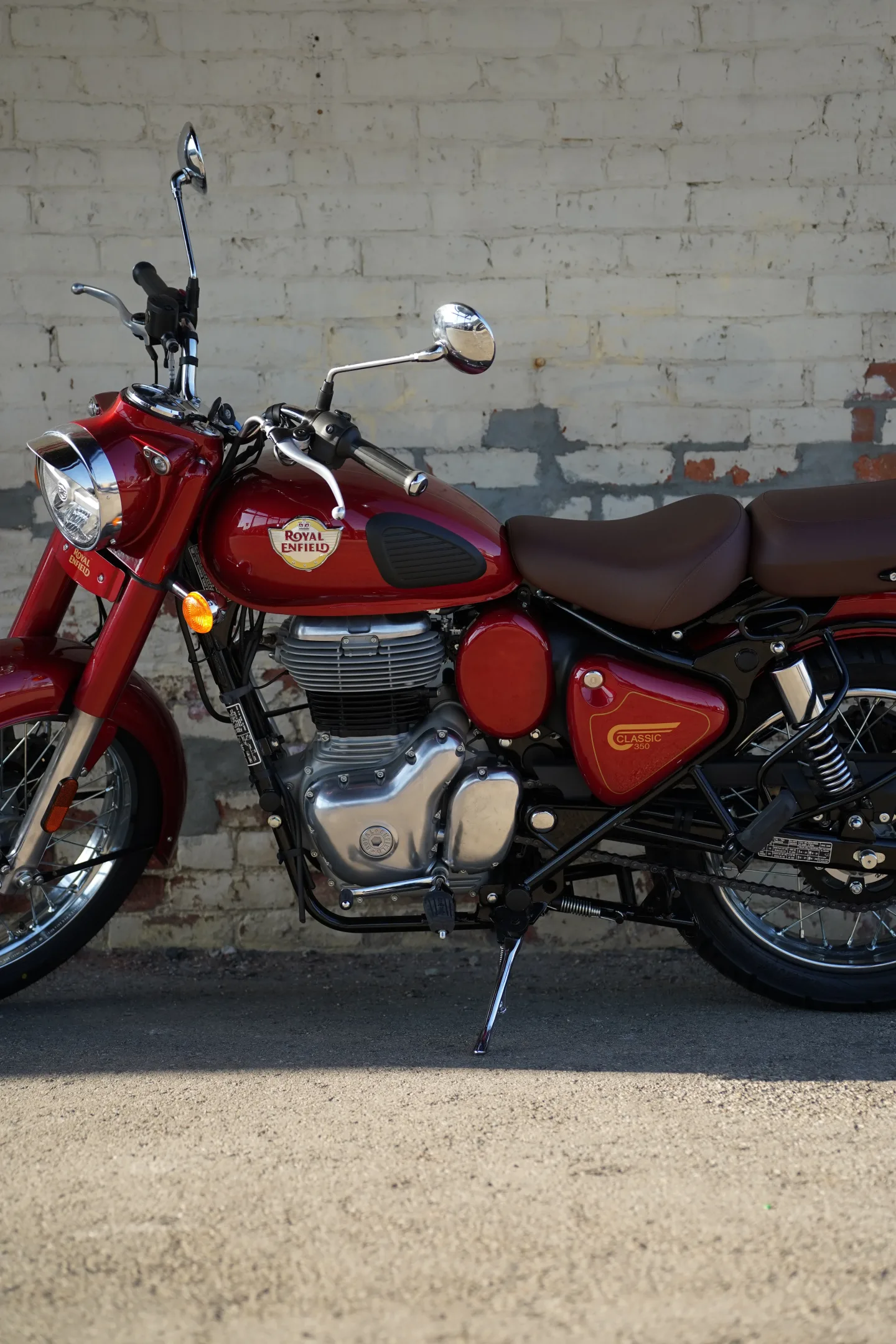2027 Royal Enfield Classic 350 - Madras Red