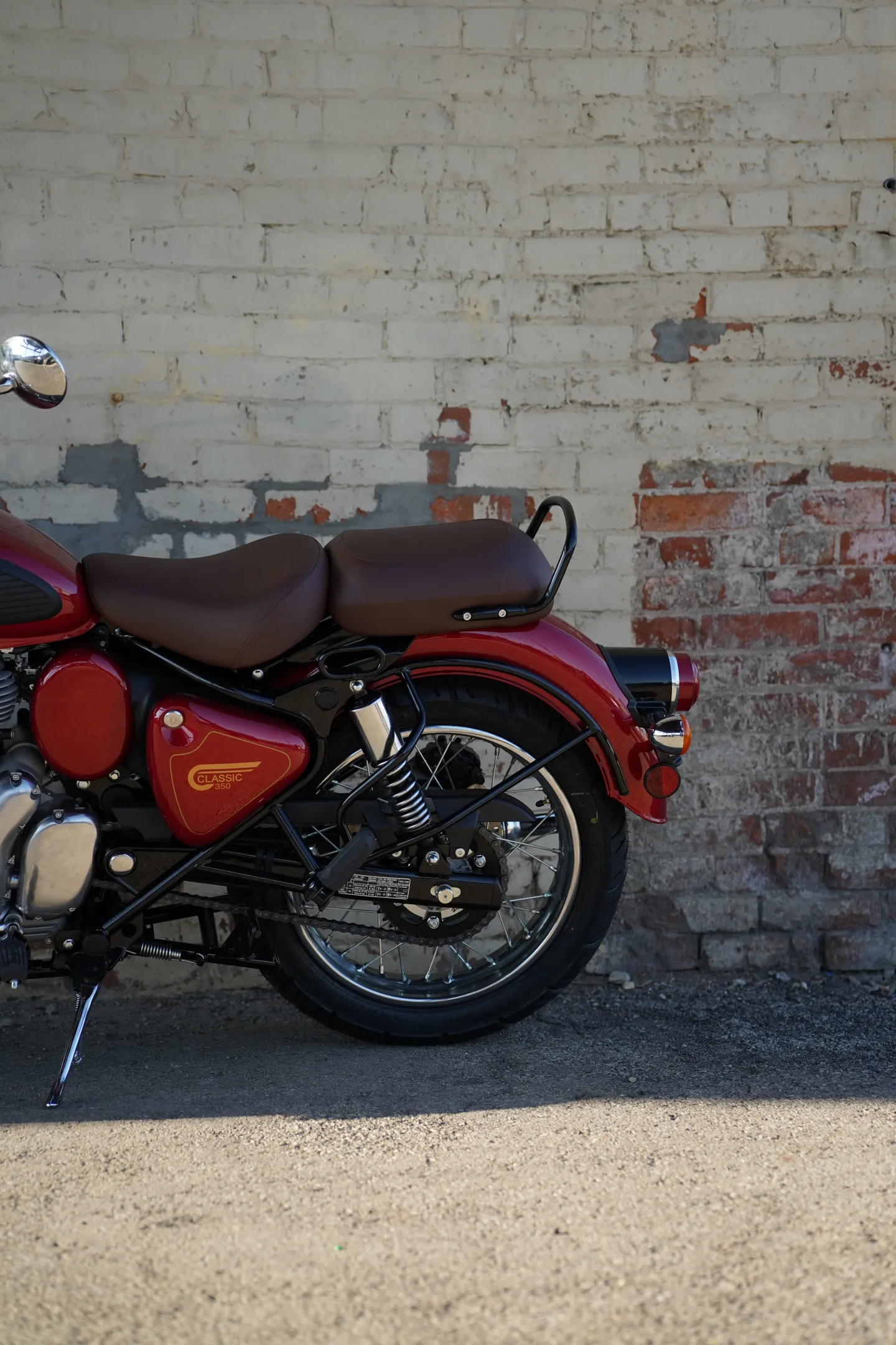 2027 Royal Enfield Classic 350 - Madras Red