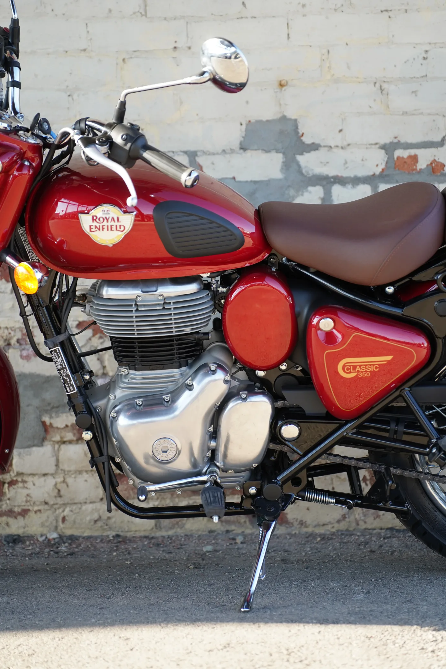 2027 Royal Enfield Classic 350 - Madras Red