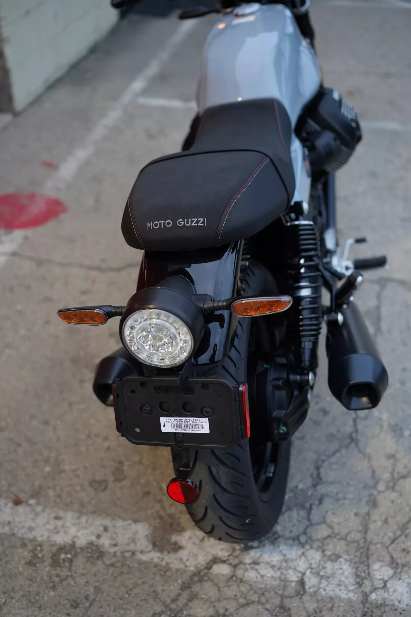 DSC07949 2027 Moto Guzzi V7 Sport - Grigio Lario