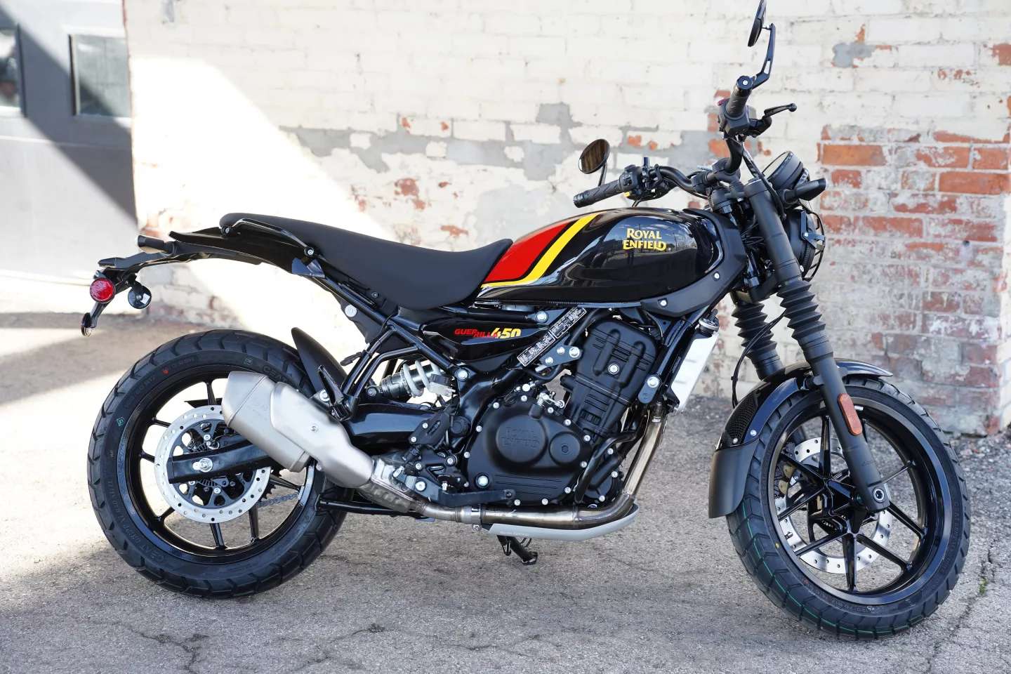 DSC08253 2026 Royal Enfield Guerrilla 450 - Playa Black Fully Loaded