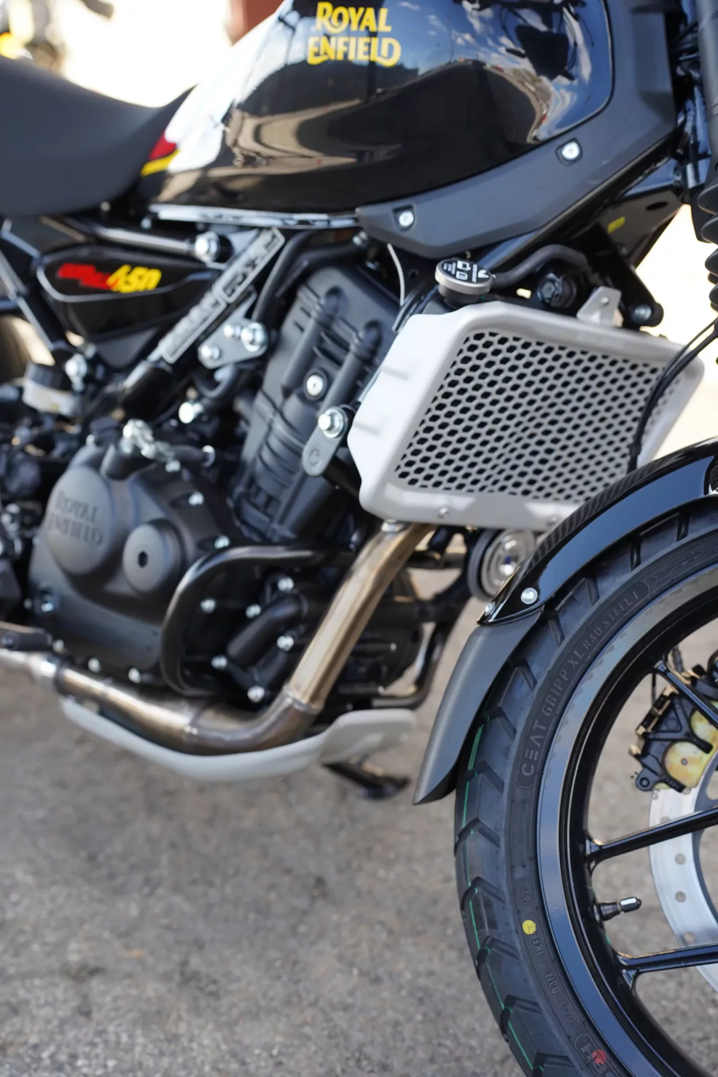 DSC08257 2026 Royal Enfield Guerrilla 450 - Playa Black Fully Loaded