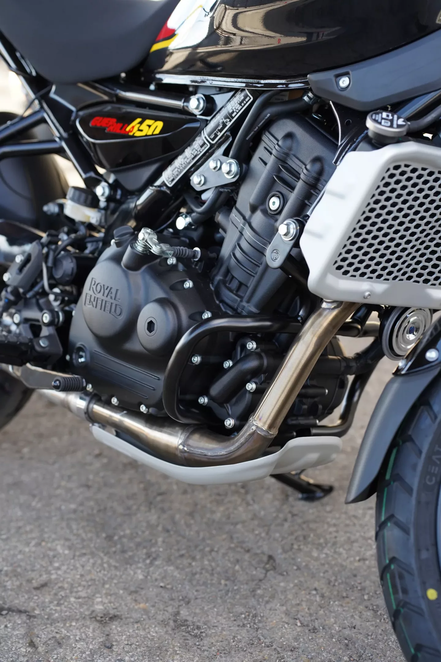DSC08258 2026 Royal Enfield Guerrilla 450 - Playa Black Fully Loaded
