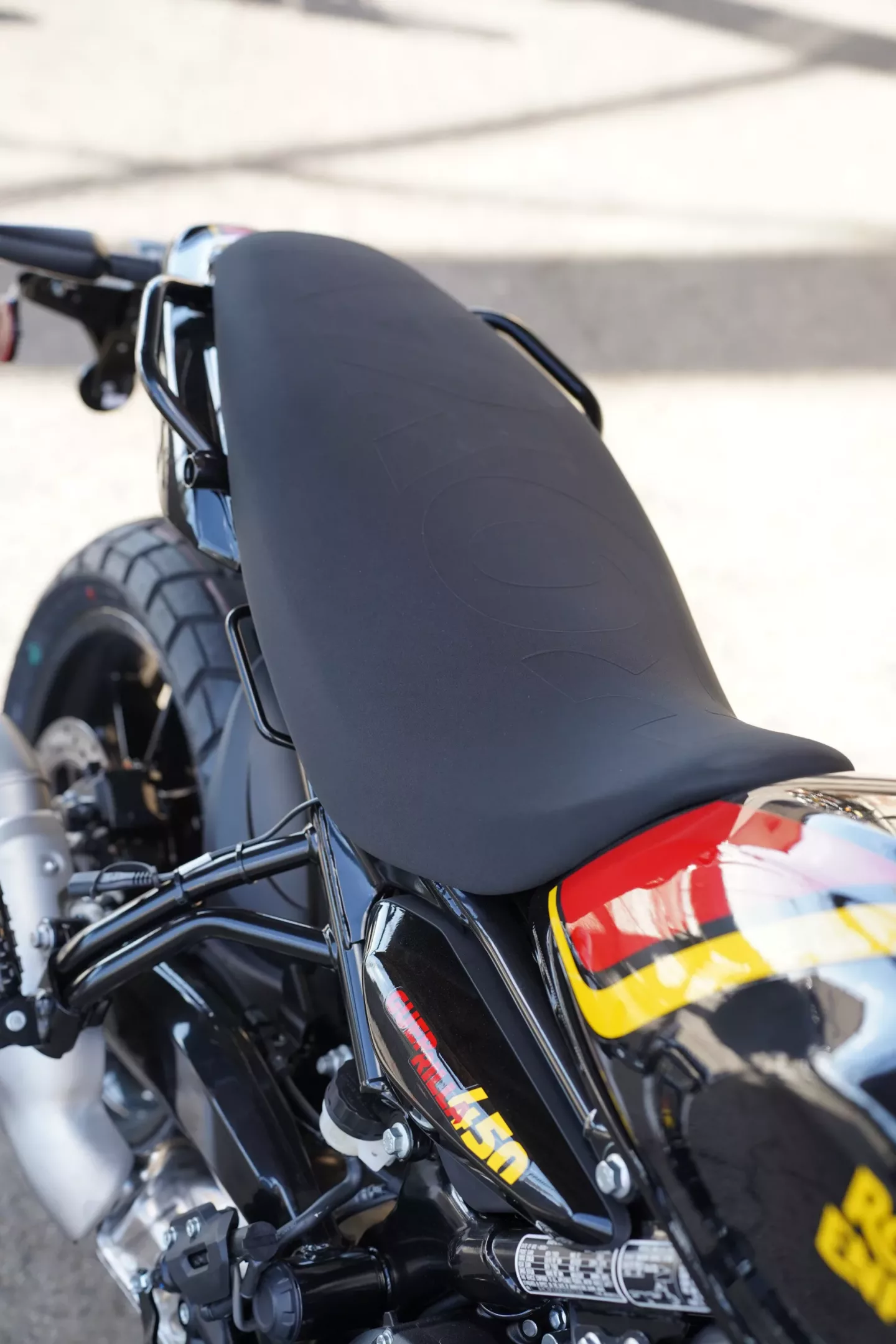 DSC08260 2026 Royal Enfield Guerrilla 450 - Playa Black Fully Loaded