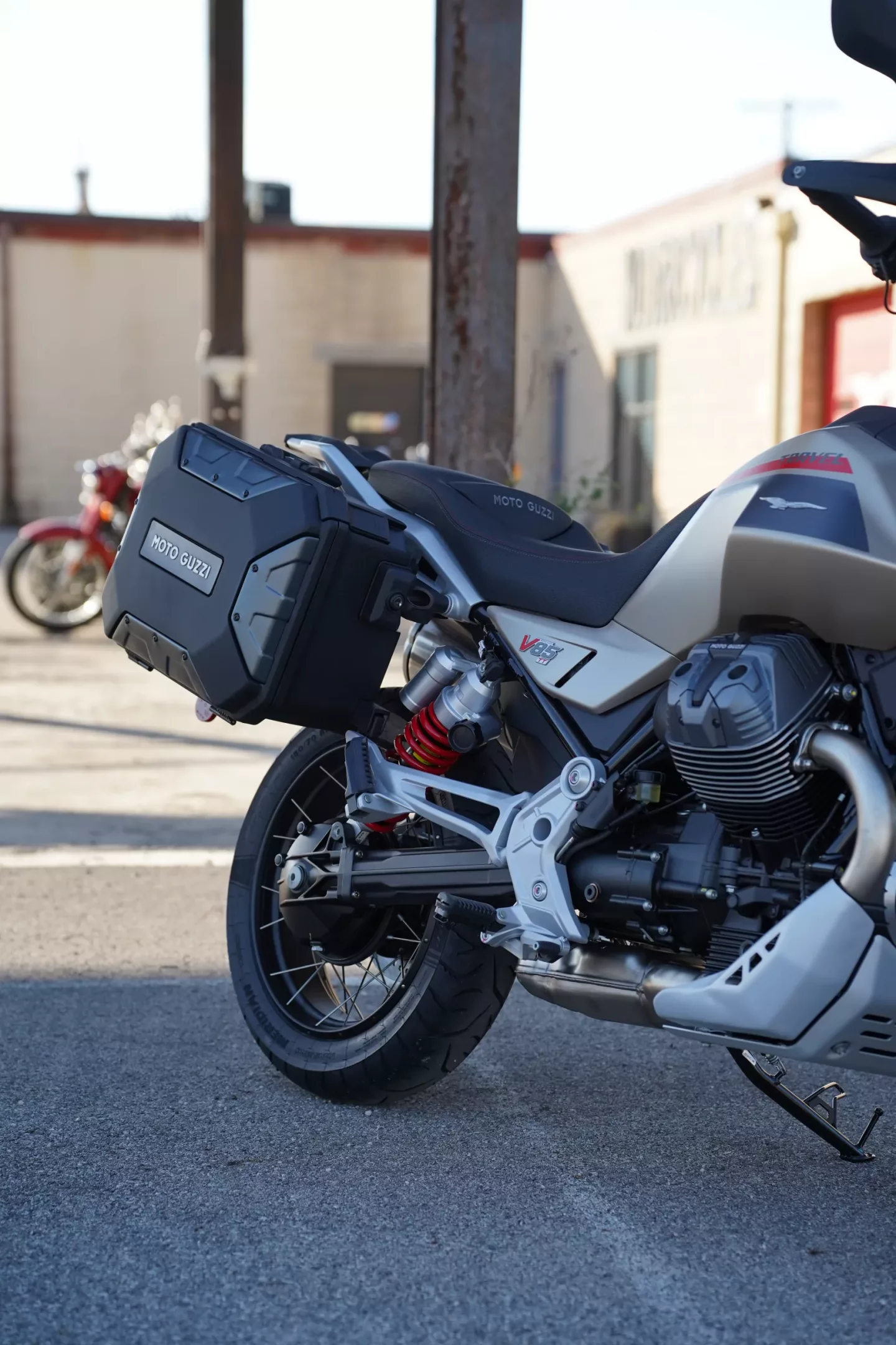 2026 Moto Guzzi V85TT - Travel