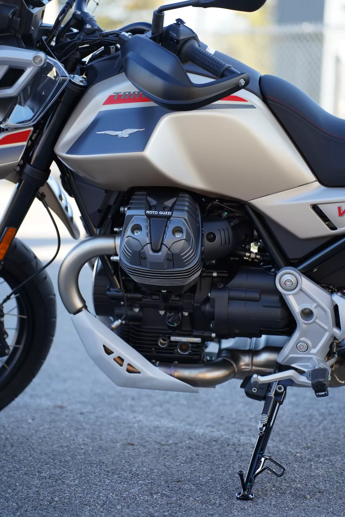 Erstaunlich Moto Guzzi V85tt Zubehor Ebenbild
