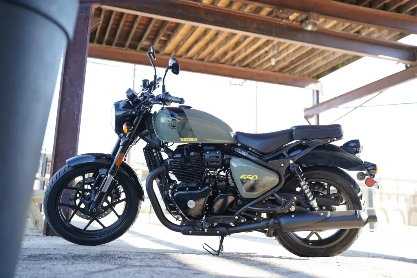 2026 Royal Enfield Shotgun 650 - Green Drill