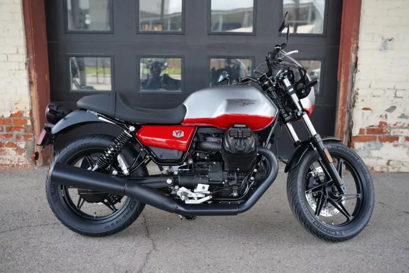 2024 Moto Guzzi V7 Stone - Corsa