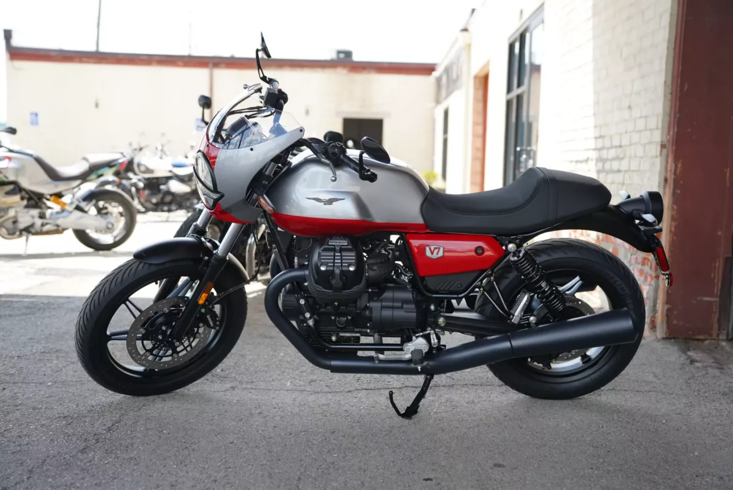 2024 Moto Guzzi V7 Stone - Corsa