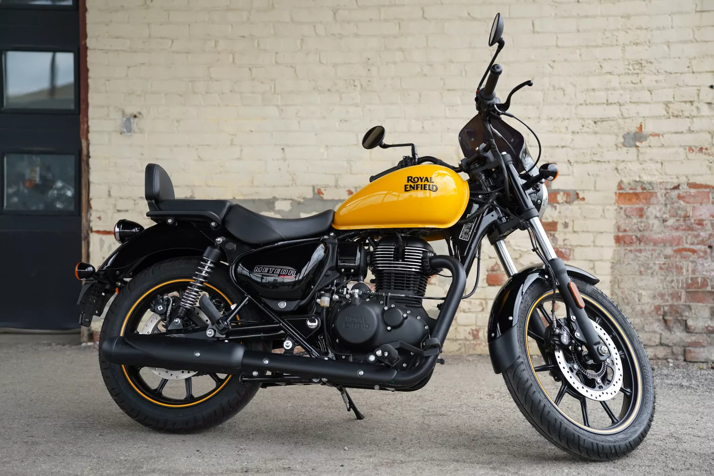 DSC09276 2024 Royal Enfield Meteor 350 - Fireball Yellow Used