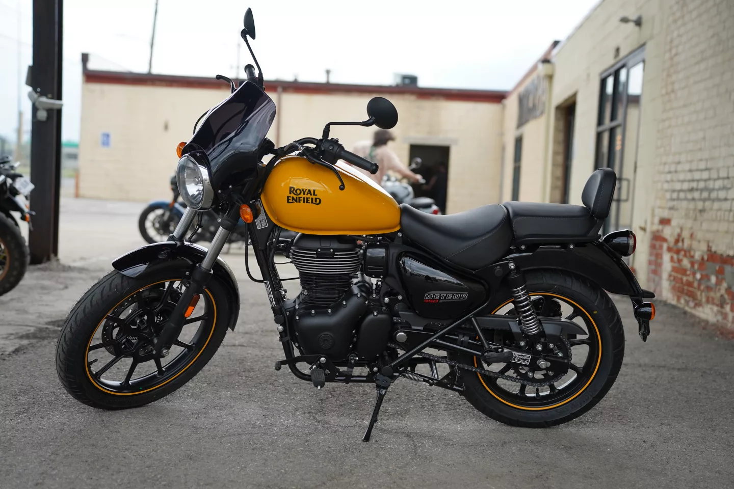 DSC09301 2024 Royal Enfield Meteor 350 - Fireball Yellow Used