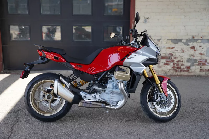 2026 Moto Guzzi V100 Mandello S - Red Lava