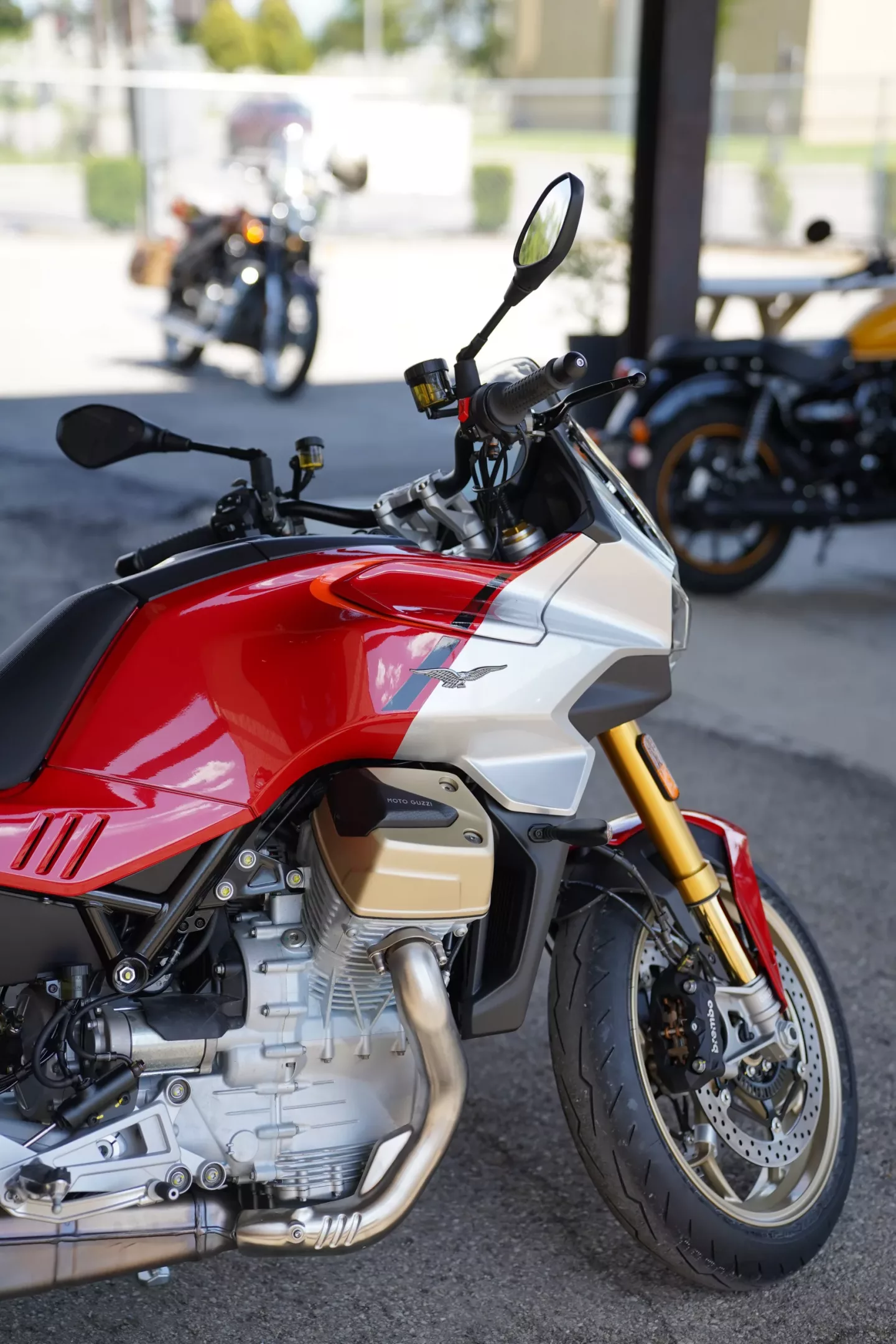 DSC09678 2026 Moto Guzzi V100 Mandello S - Red Lava
