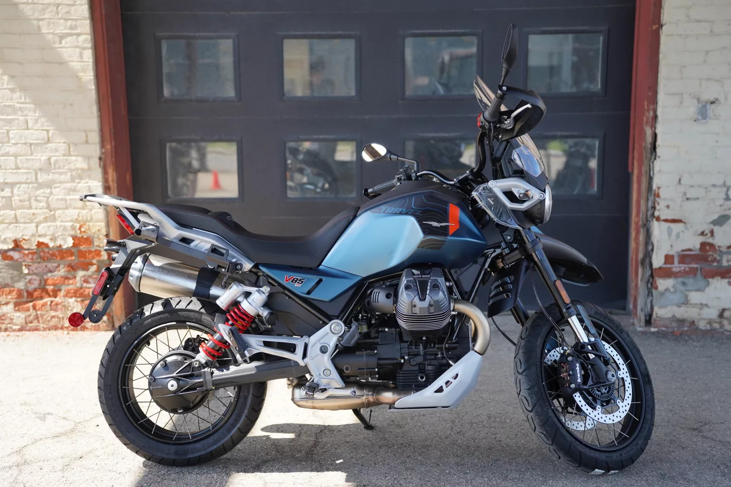 DSC09704 2026 Moto Guzzi V85TT Travel - Blue Zefiro