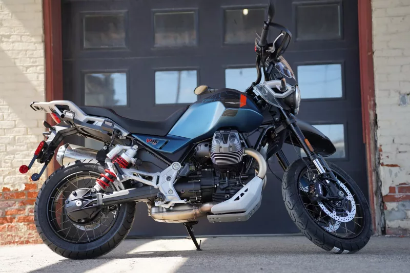 2026 Moto Guzzi V85TT Travel - Blue Zefiro