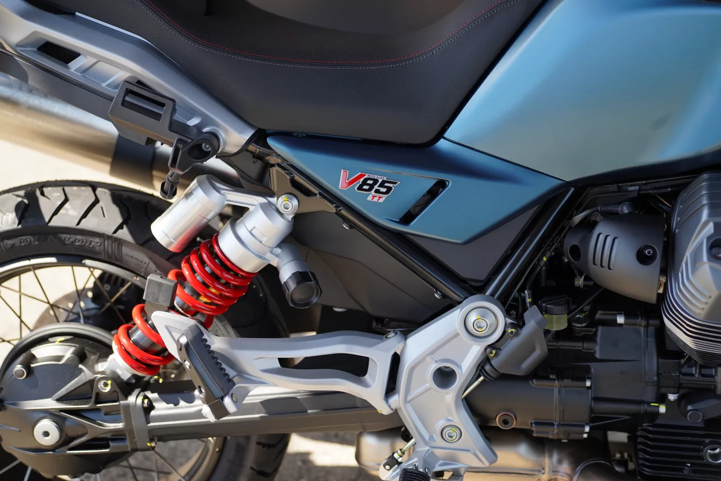 DSC09724 2026 Moto Guzzi V85TT Travel - Blue Zefiro