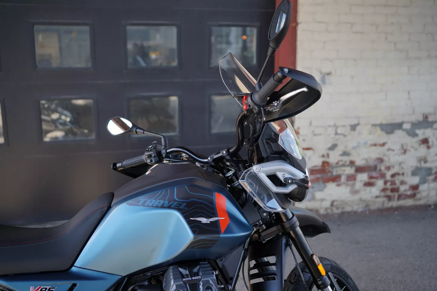 DSC09726 2026 Moto Guzzi V85TT Travel - Blue Zefiro