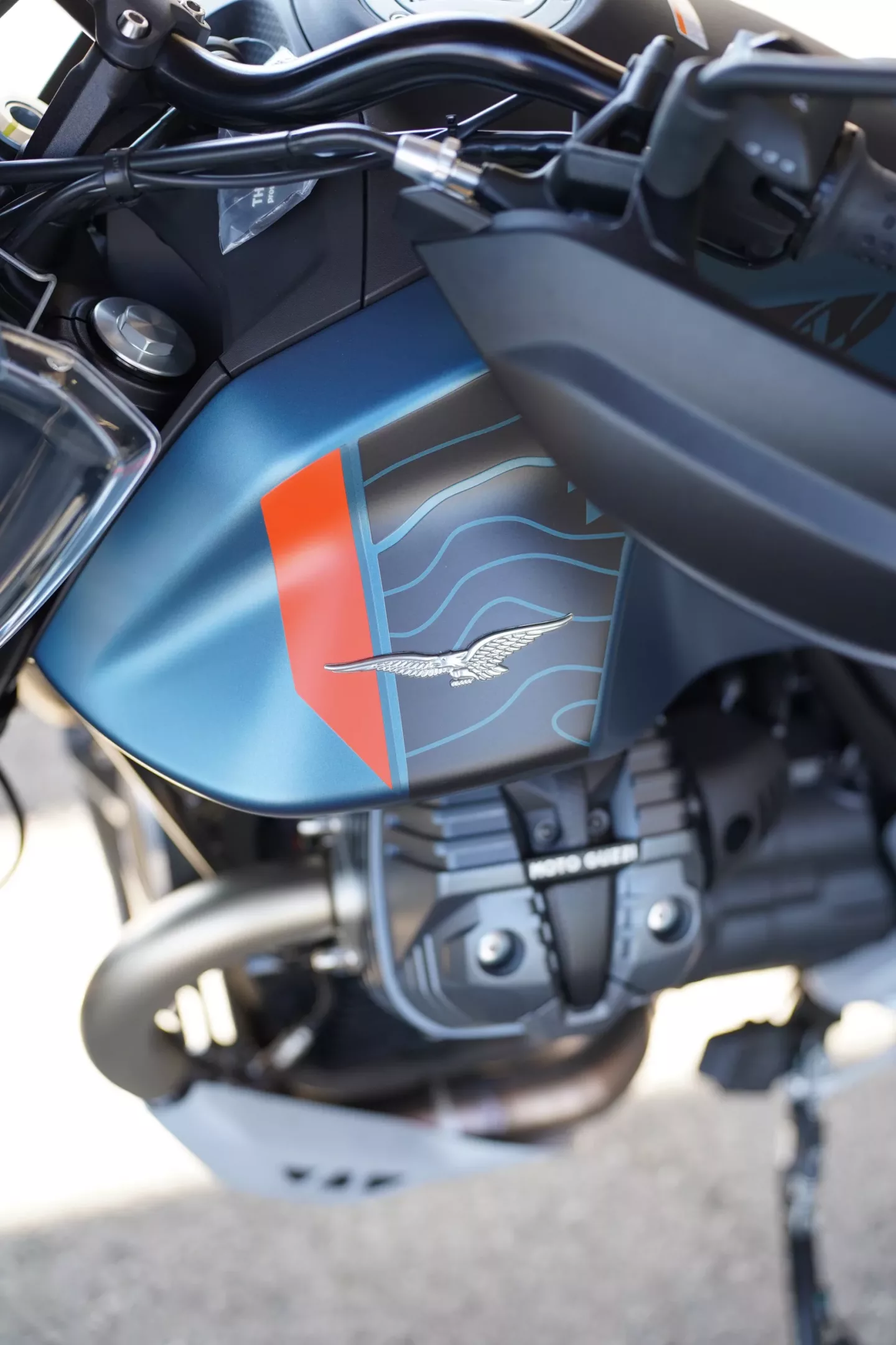 DSC09756 2026 Moto Guzzi V85TT Travel - Blue Zefiro