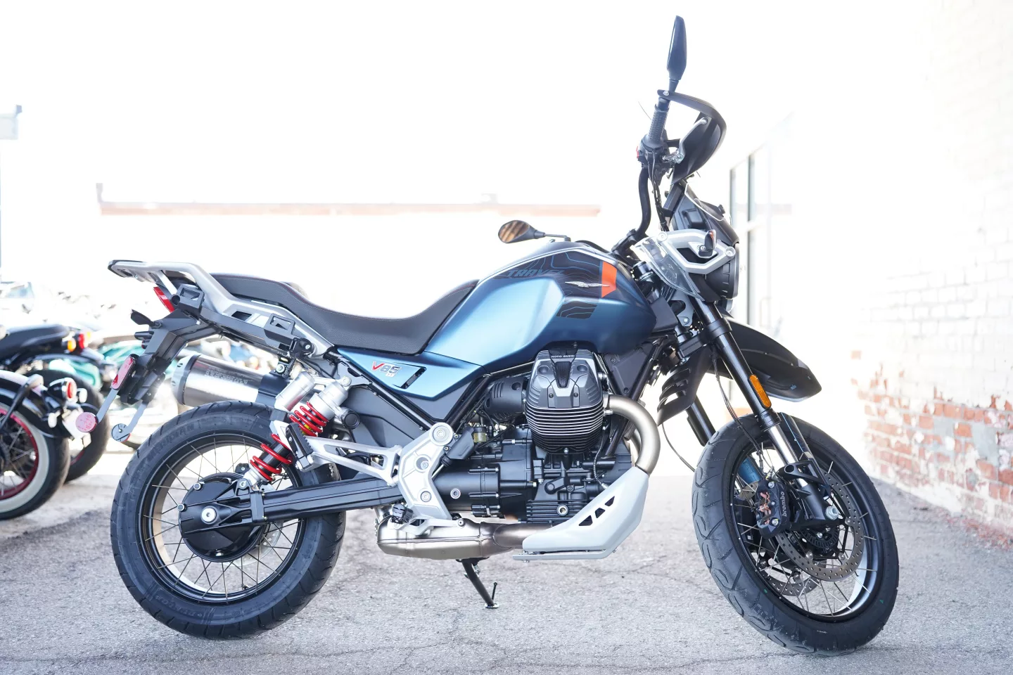 DSC09815 2026 Moto Guzzi V85TT Travel - Blue Zefiro