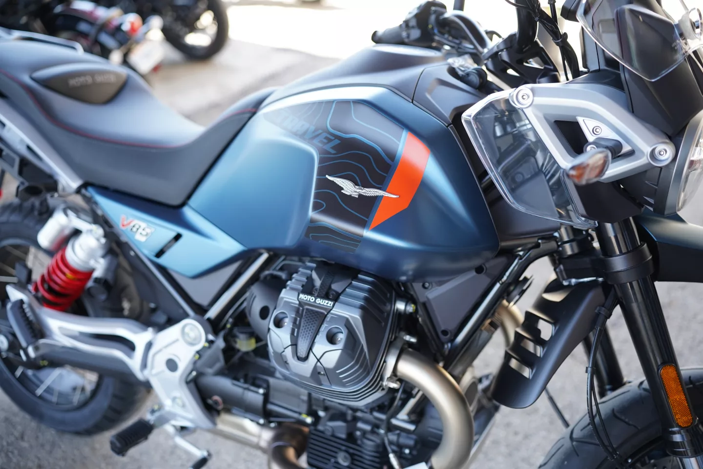 DSC09818 2026 Moto Guzzi V85TT Travel - Blue Zefiro