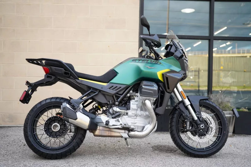 2027 Moto Guzzi Stelvio - Green Hiking PFF (Radar)