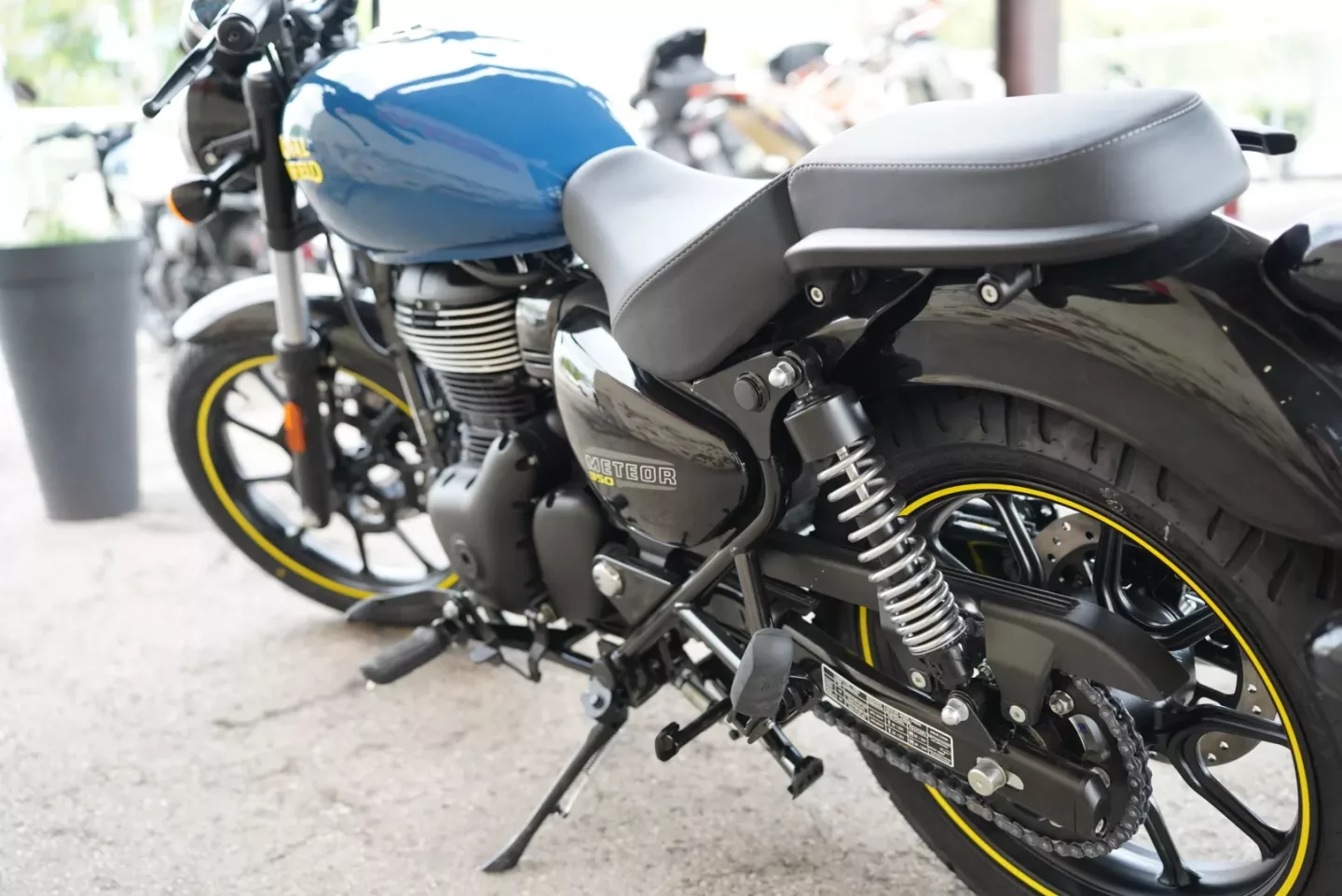 2024 Royal Enfield Meteor 350 - Fireball Blue