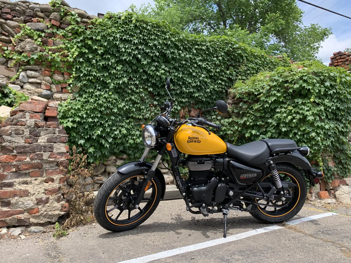 2024 Royal Enfield Meteor 350 - Fireball Yellow - DEMO