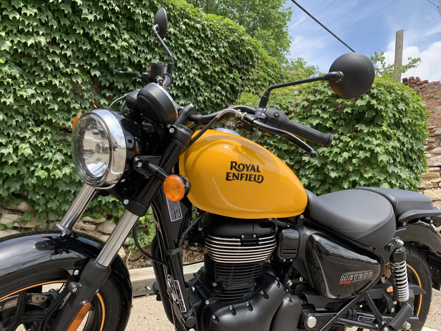 2024 Royal Enfield Meteor 350 - Fireball Yellow - DEMO
