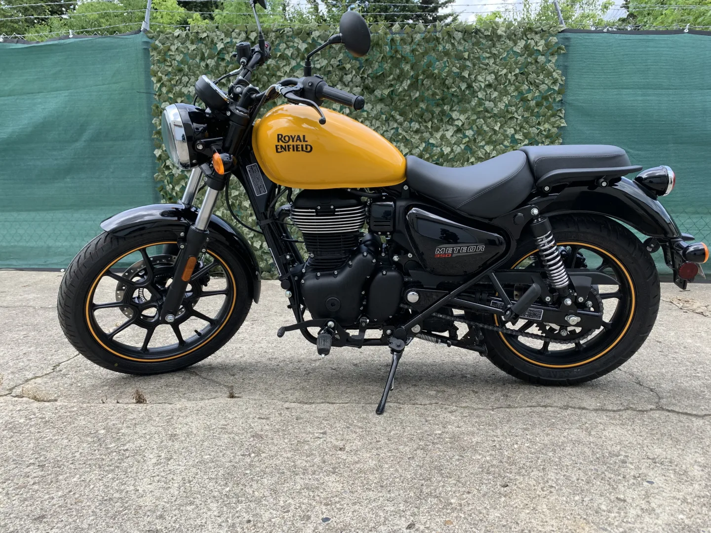 2024 Royal Enfield Meteor 350 - Fireball Yellow - DEMO