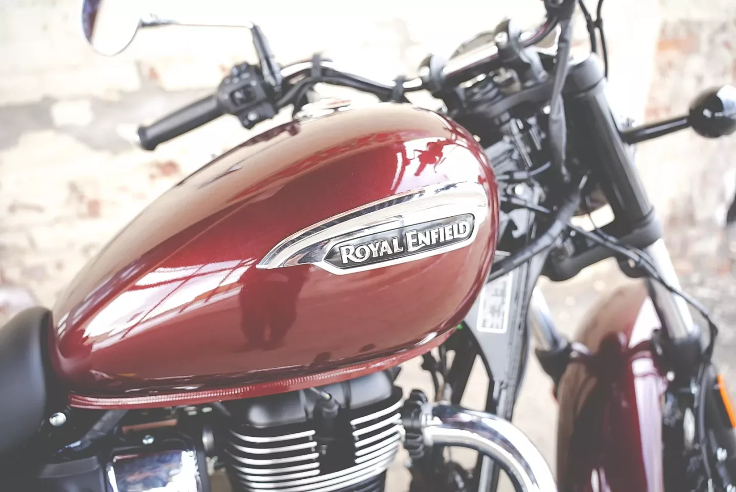 MeteorStellarRed1 2024 Royal Enfield Meteor 350 - Stellar Red